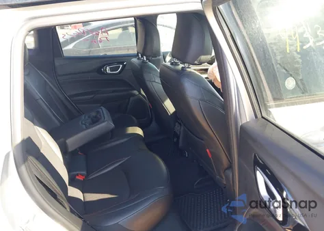 2025 Jeep Compass Trailhawk 4X4 z USA, uszkodzony, nr VIN 3C4NJDDN0ST590450